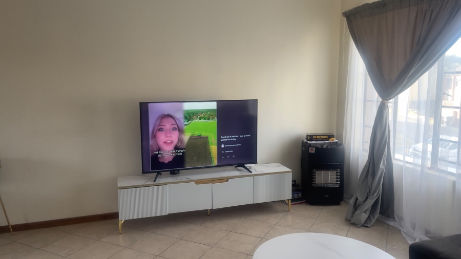 2 Bedroom Property for Sale in Hillside Free State